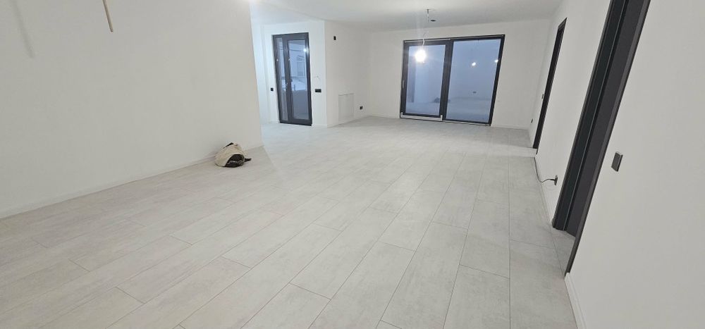 Tineretului amfiteatrul " casa memoriala " Tudor Arghezi" str Mãrțişor