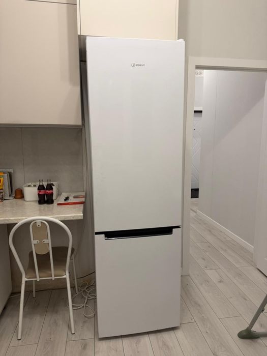 Холодильник indesit б/у