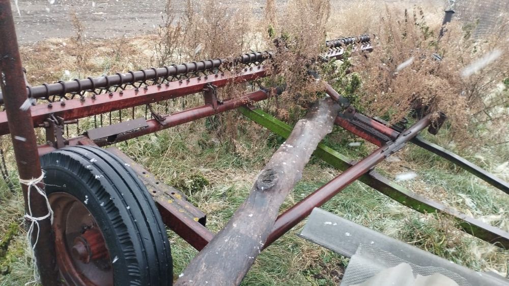 Трактор ЮМЗ 6 срочно продам .