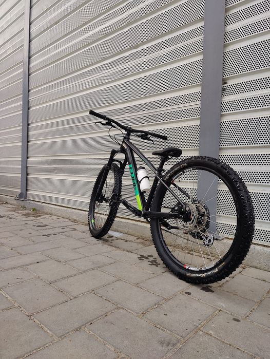 Bicicleta hardtail/dirt jumper cube acid 260