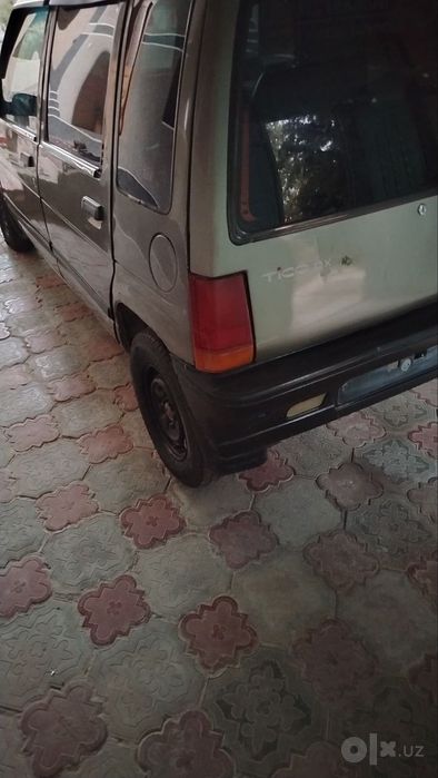Tico avtomobili sotiladi