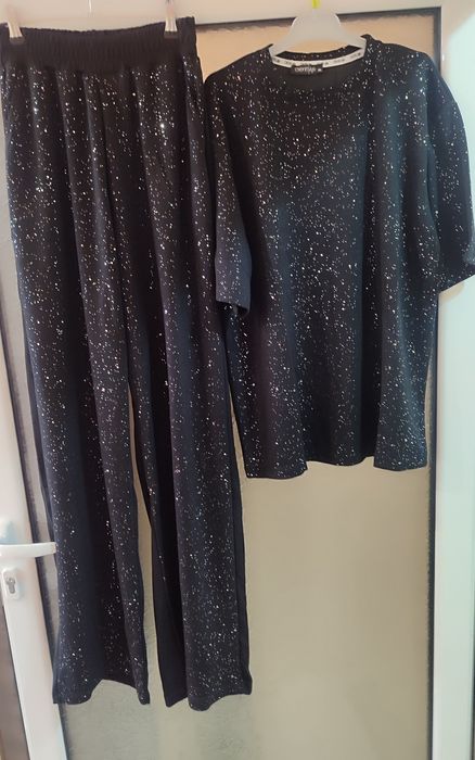 Дамски комплект блуза с къс ръкав и долнище