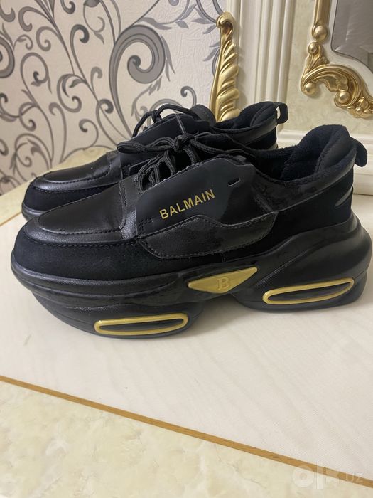 Krossovki jenskiye Balmain 38