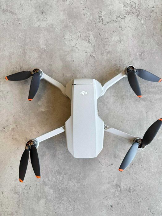 Дрон DJI Mini 2 Fly More Combo - Пълен комплект