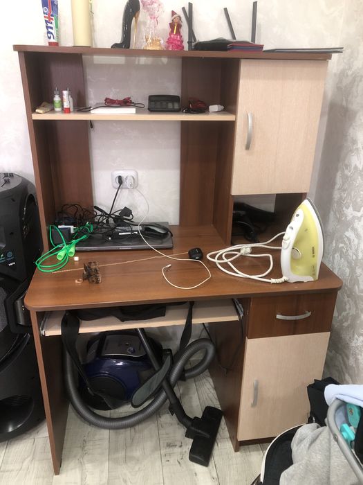 Компьютерный стол продам