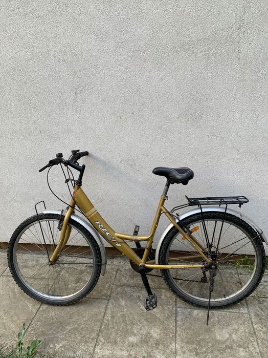 Vând bicicletă de dama