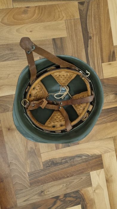 Vand casca armata pentru colectionat