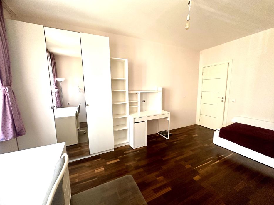 Тристаен апартамент за продажба в тухлена сграда