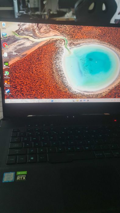 Asus zephyrus  15.6 / 300hz / rtx 2060 / i7 9750h