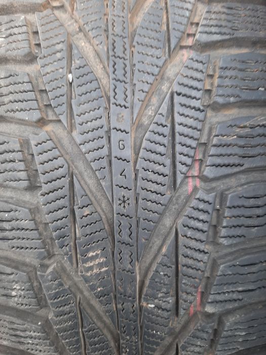 Продам шины 225/65/17 нокиа