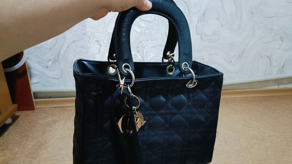 Продаются 2 сумки 1000