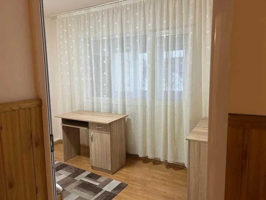 Inchiriere Apartament 2 camere Campina, b-dul Carol, et.2 /4, izolat termic