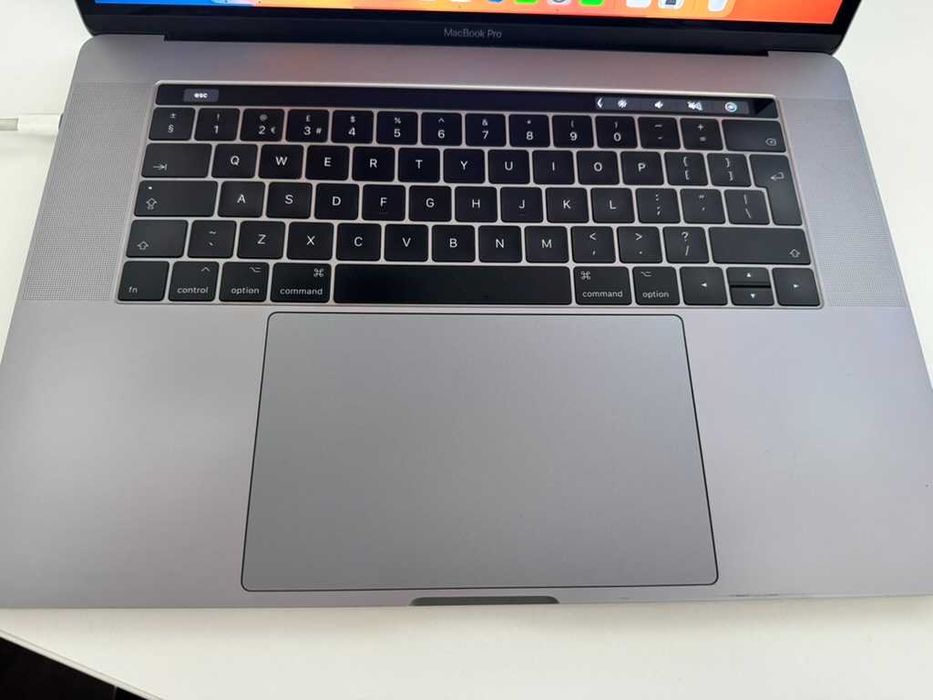 Macbook Pro 2017, TouchBar, 15', i7 - 3,1 GHz, 1TB (max custom build)
