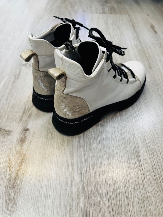 Дамски боти от естествена кожа