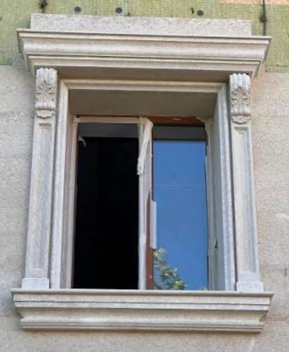 Обрамления фасадные травертин! Остатки. За кучу - 20.000 БЕЗ РАЗБОРУ