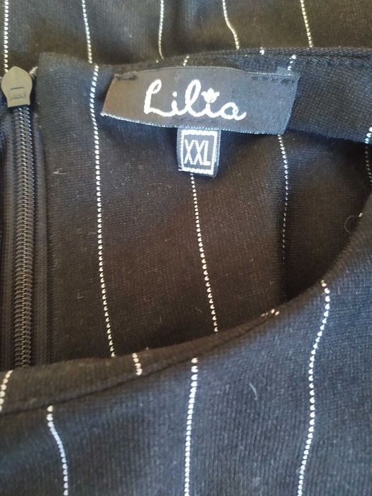 Черна рокля къса