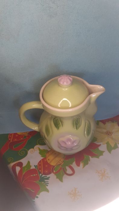 Продам    кувшин