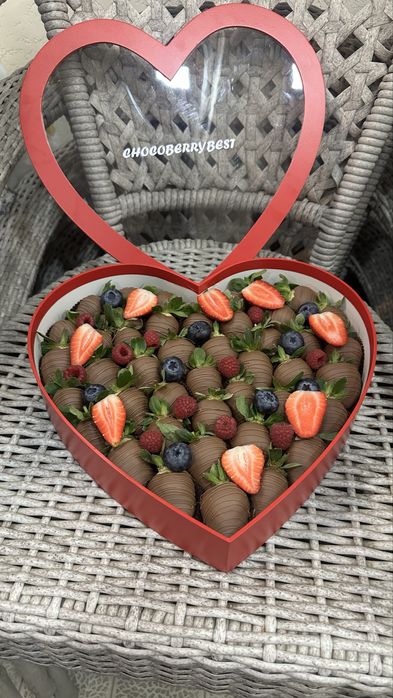 Ramazon Muborak sovga клубника в шоколаде