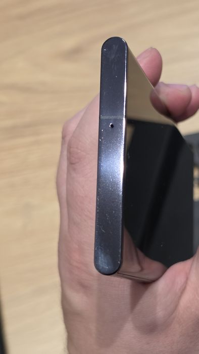 Samsung Galaxy S22 Ultra, 512 GB + Two Cases