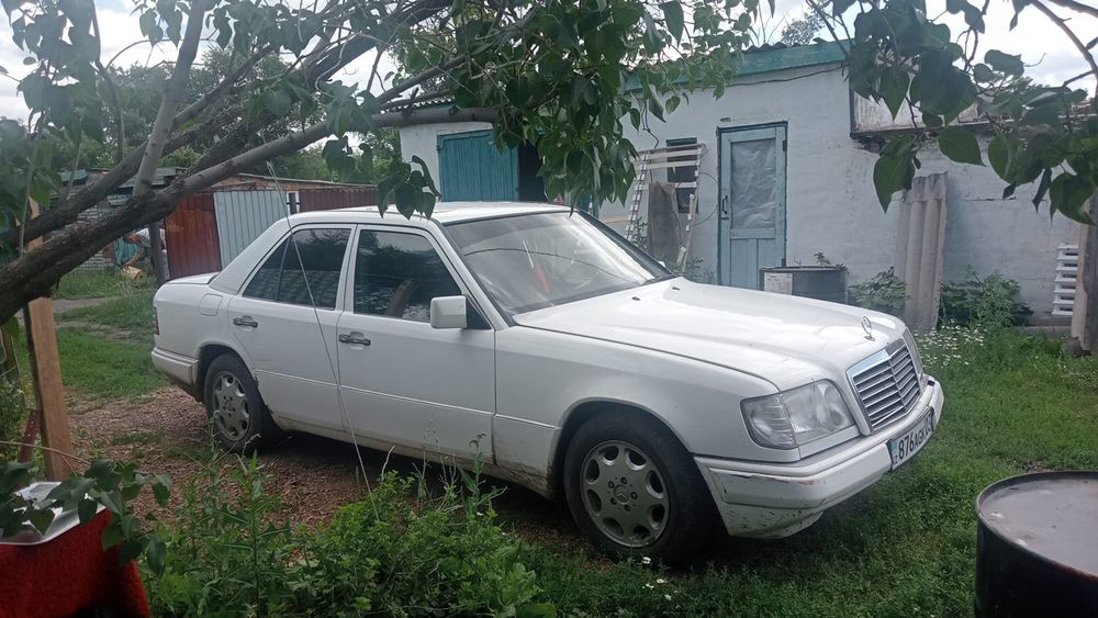 Mersedes 124 белый