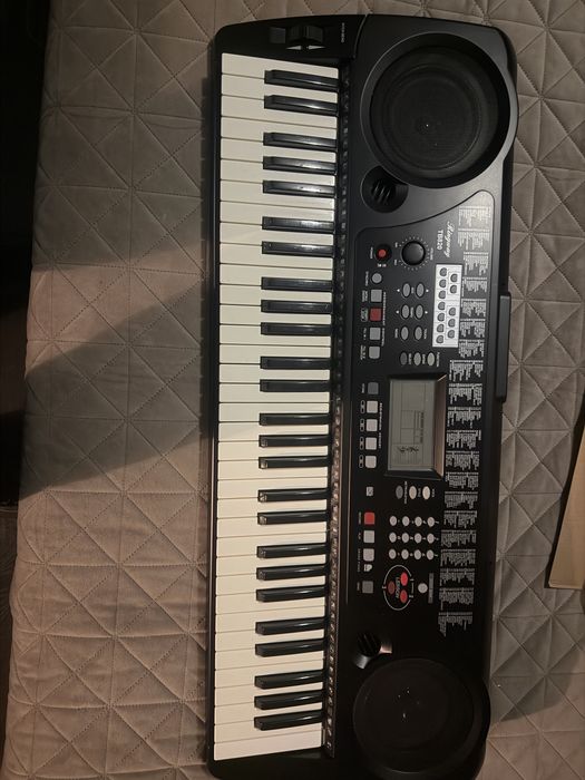 Синтезатор TB820