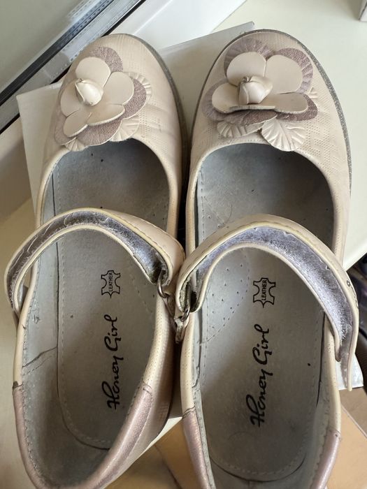 Кроссовки, туфли, сандали для девочек дешево