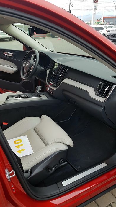 VOLVO XC60 2019 — imagine 2