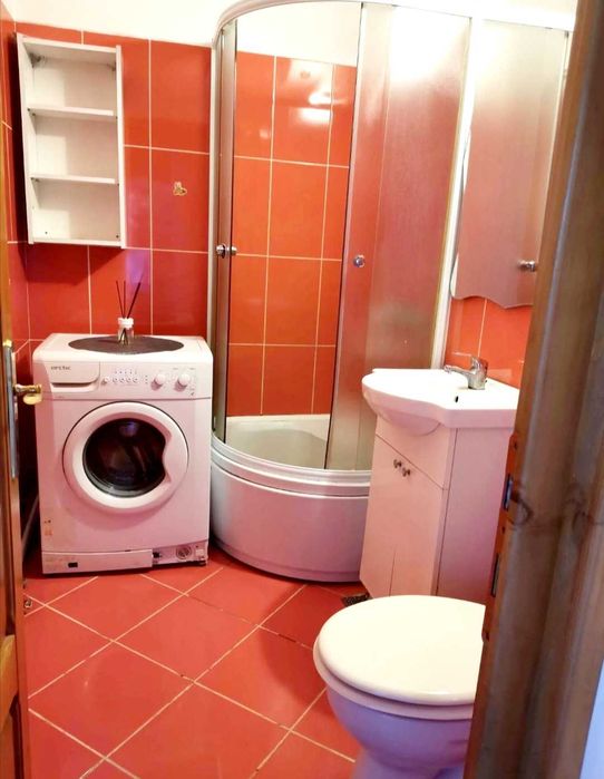 Închiriez apartament 2 camere ultracentral iulie-august