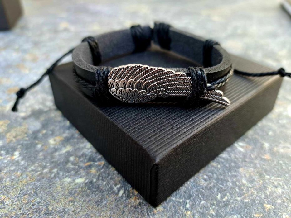 Мъжка кожена гривна