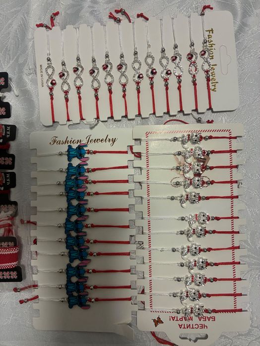 Евтини мартеници на едро