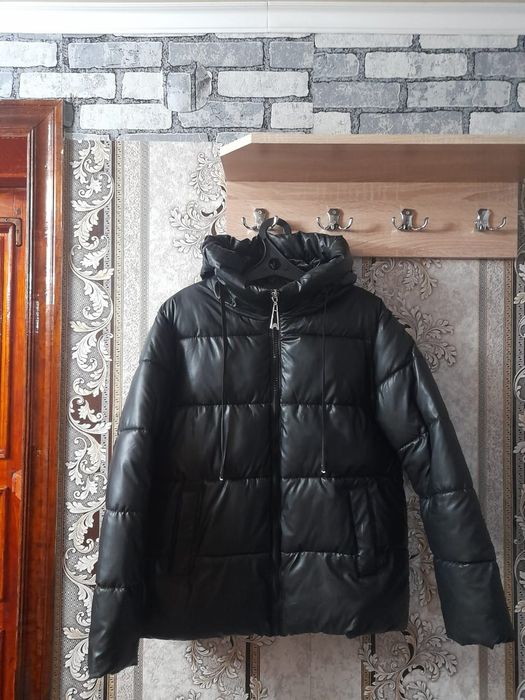 Продам 1 пуховик и 2 куртки