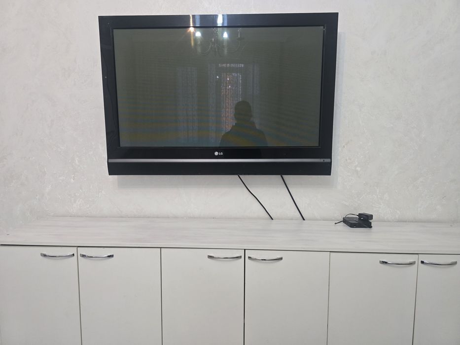 Телевизор LG ( не смарт)