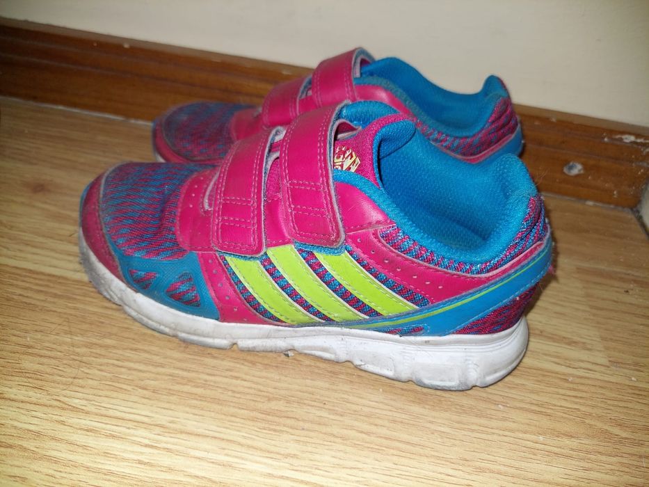 Кроссовки разные размеры