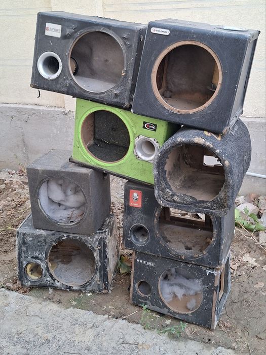 Продам пустой короб для сабвуфер буфер 12дюйм 30см
