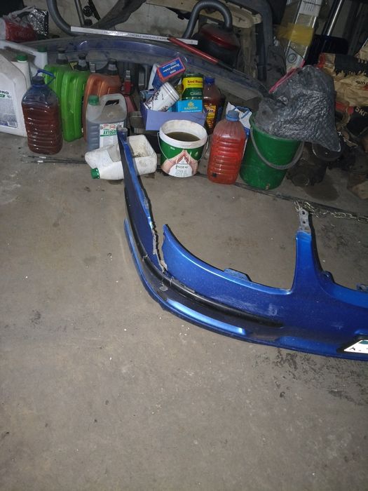 Продам бампер Ниссан Альмера Тино