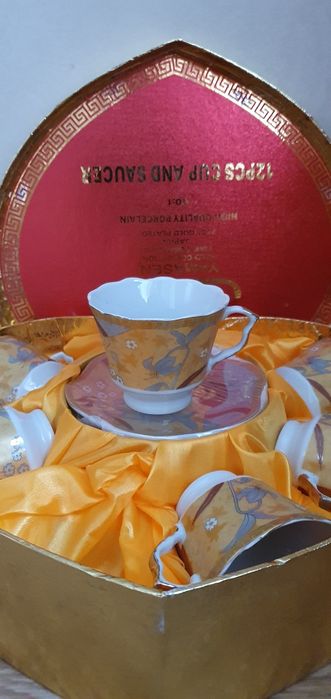 Красивый чайный  набор