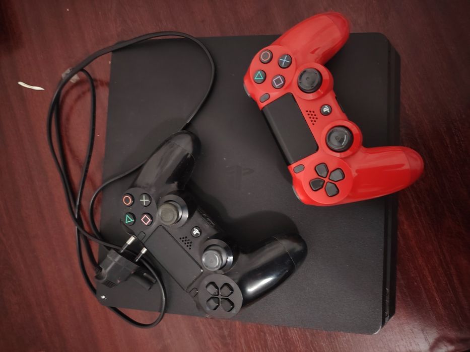 Продам playstation 4 slim