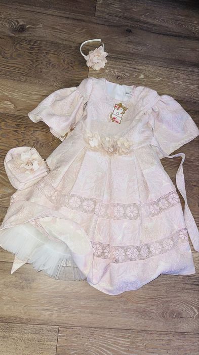 Много красива рокля