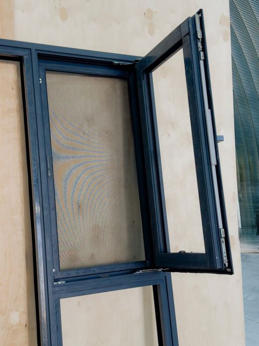 Окна, двери, перегородки.