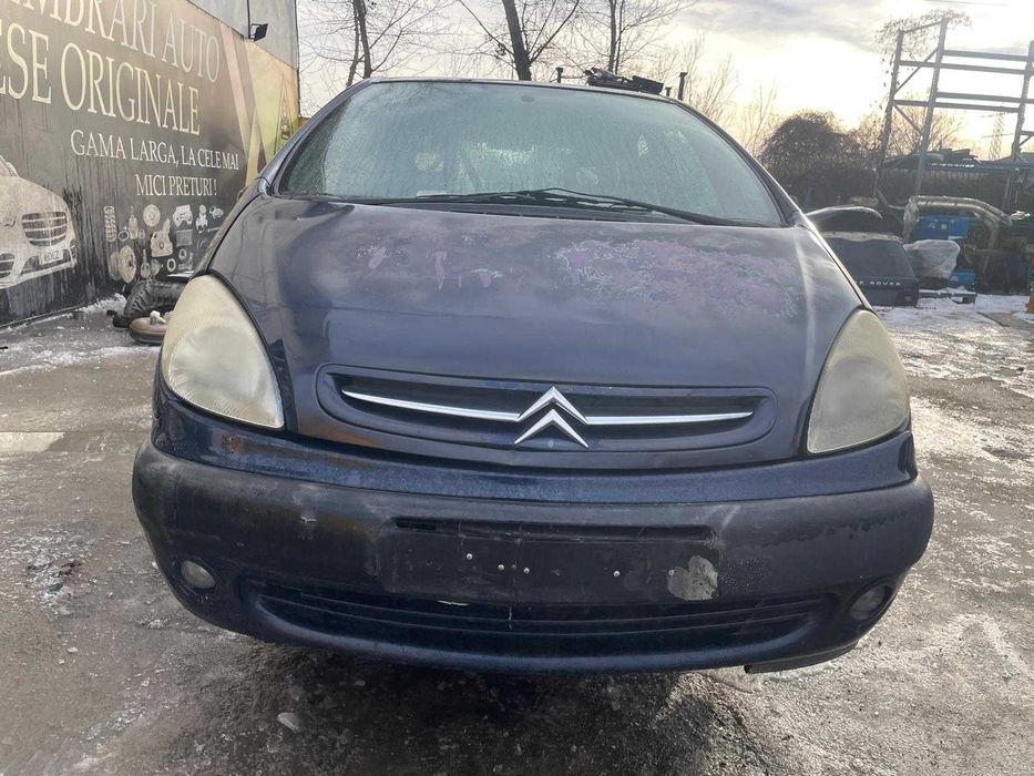 dezmembrez citroen xsara picasso 2.0hdi/bara fata citroen xsara/far