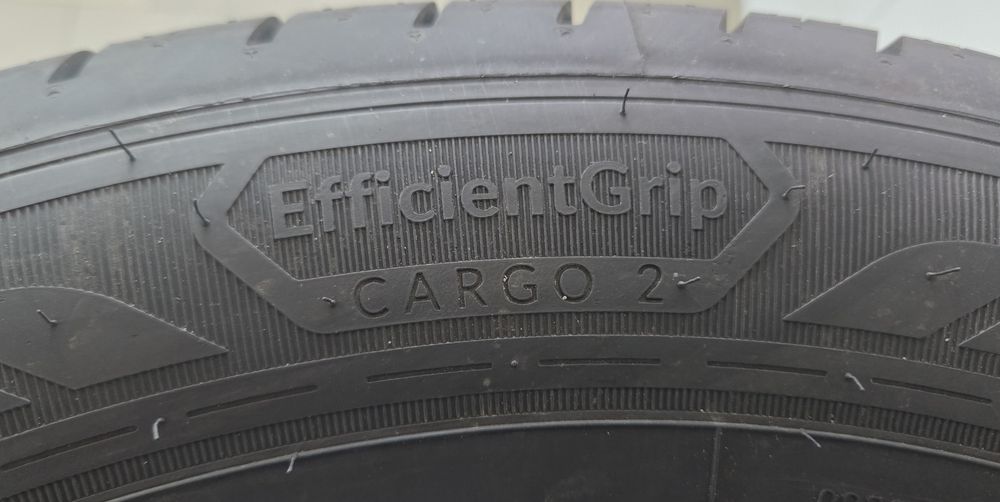Anvelope Vara 215/65R16C 109 / 107 T NOI  2025 Anvelopa GoodYear VARA 21565R16C  NOI 4 BUCATI 215 65 16C