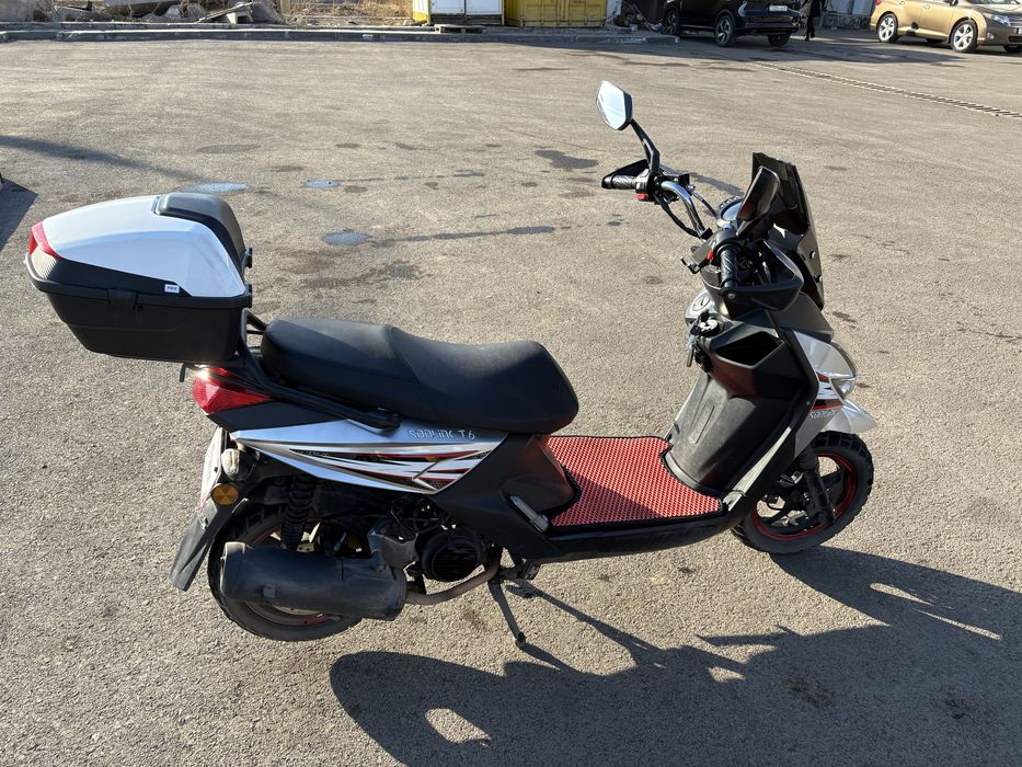 Продам обменяю скутер Стоит на учете