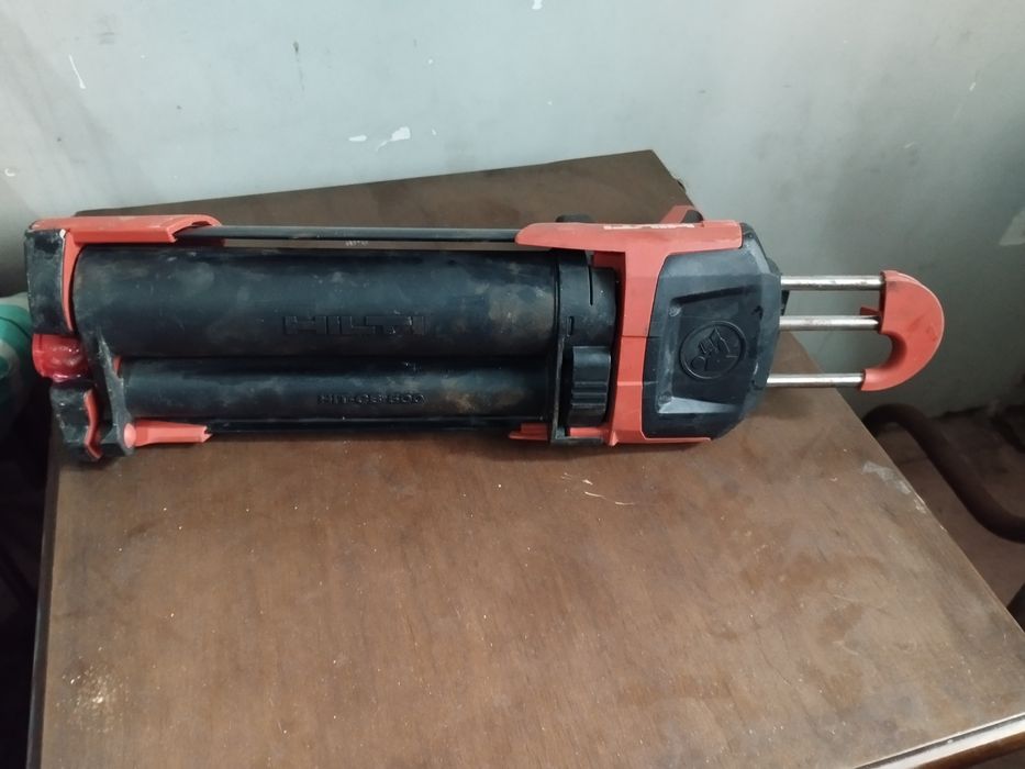 Пистолет HILTI HDM 500 ручной дозатор