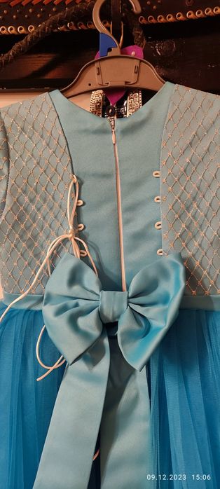 Нарядное платье на девочку