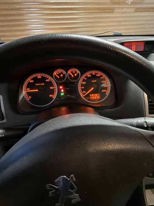 Vand peugeot 307 .Asigurare ITP Rovinetă facută in Decembrie