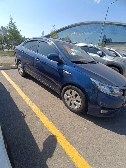 Kia Rio  2015 г седан ОТС.