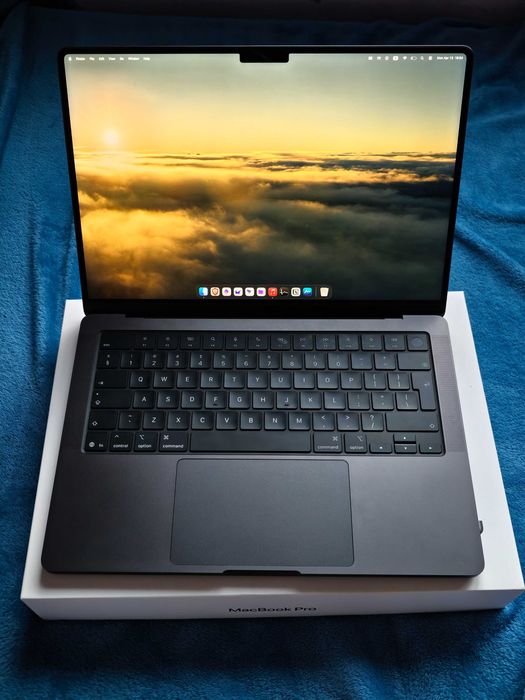 Macbook Pro 14 M5 16GB 512GB Space Black - безупречен в гаранция