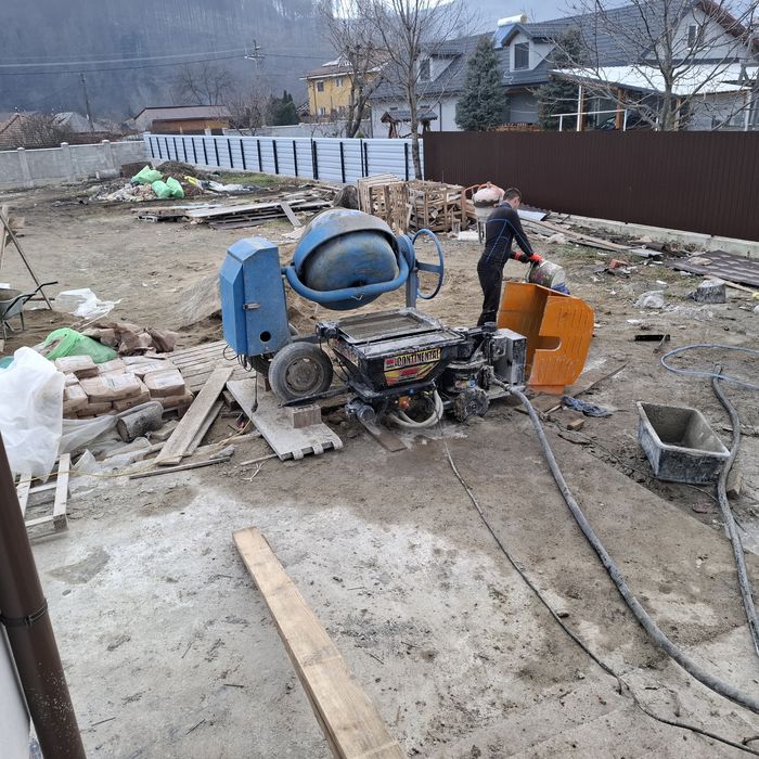 Efectuam tencuiala mecanizata