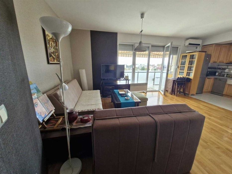 Дава се под наем Двустаен апартамент в Пловдив, Кършияка - 64 кв.м за 316.2 € - Снимка #3