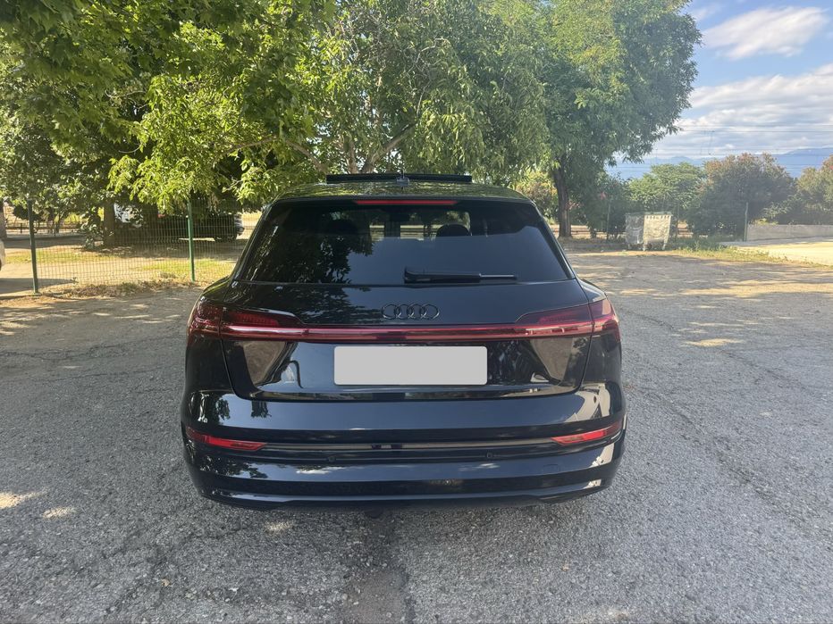 Audi E-Tron * 95kWh* B&O* 360* ПАНО* DIS* SHADOW LINE